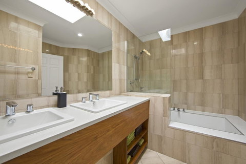 Montipora Unit 3 - In The Heart Of Airlie, Wi-fi And Netflix - Hotel WA 8