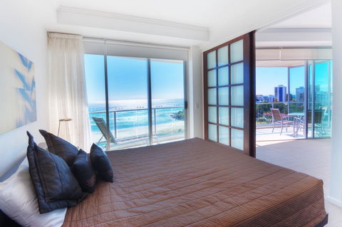 Reflection On The Sea - Hotel WA 44