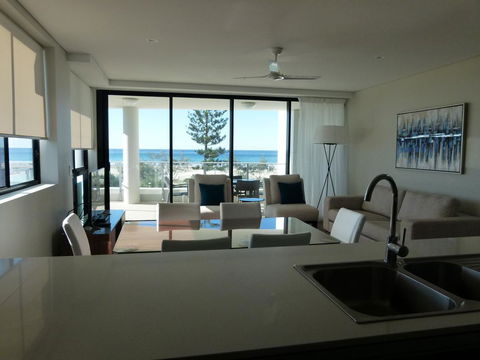 Pure Kirra - Hotel WA 24