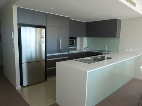 Pure Kirra - Hotel WA 10
