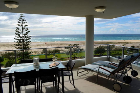Pure Kirra - Hotel WA 13
