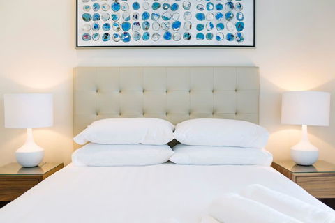 Pure Kirra - Hotel WA 5