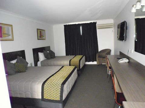 Burke & Wills Motor Inn - Hotel WA 24