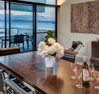 Waves 3 Luxury 3 Bedroom Endless Ocean Views Central Location  Buggy - Hotel WA