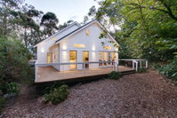 Book Wentworth Falls Accommodation Vacations Hotel WA Hotel WA