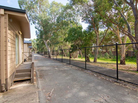 Windsor Gardens Caravan Park - Hotel WA 2