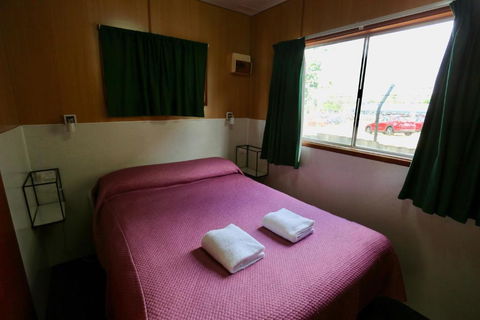 Young Tourist Park - Hotel WA 3