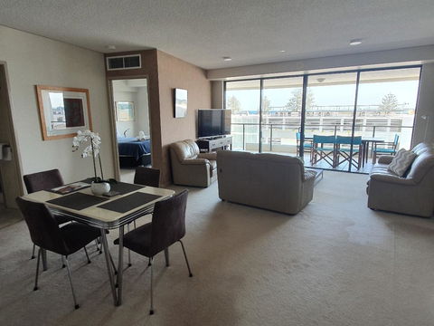 The Waterford Prestige Apartments - Hotel WA 4