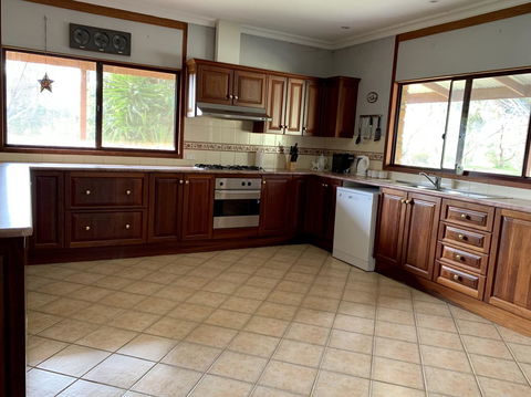 Beeâ€™s Place - 3 Bedroom Home On 10 Acres Of Land With Distant Ocean Views - Hotel WA 2