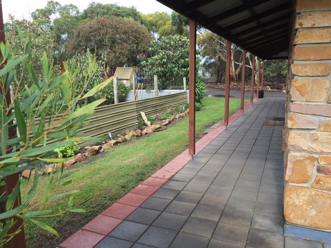 Beeâ€™s Place - 3 Bedroom Home On 10 Acres Of Land With Distant Ocean Views - Hotel WA 24