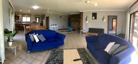 Beeâ€™s Place - 3 Bedroom Home On 10 Acres Of Land With Distant Ocean Views - Hotel WA 12