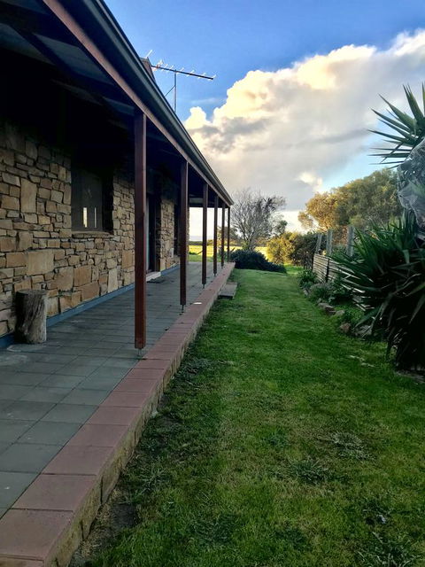Beeâ€™s Place - 3 Bedroom Home On 10 Acres Of Land With Distant Ocean Views - Hotel WA 18