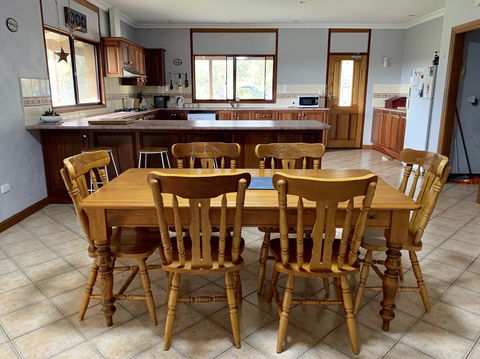 Beeâ€™s Place - 3 Bedroom Home On 10 Acres Of Land With Distant Ocean Views - Hotel WA 1