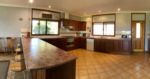 Beeâ€™s Place - 3 Bedroom Home On 10 Acres Of Land With Distant Ocean Views - Hotel WA 16