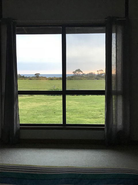 Beeâ€™s Place - 3 Bedroom Home On 10 Acres Of Land With Distant Ocean Views - Hotel WA 20