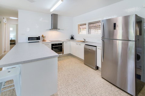 Lowset Sweetie, Central To Everything - Partridge St, Bongaree - Hotel WA 18