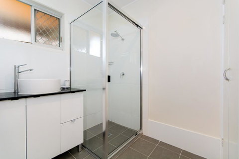 Lowset Sweetie, Central To Everything - Partridge St, Bongaree - Hotel WA 11