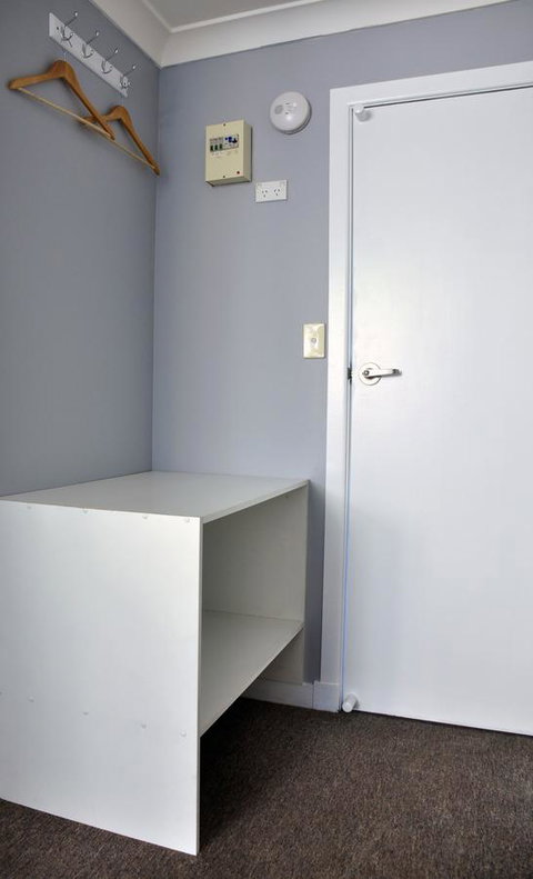 Bribie Island Square - Hotel WA 2