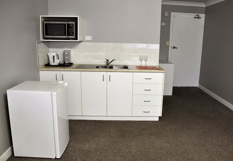 Bribie Island Square - Hotel WA 3