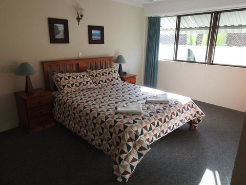 Placid Waters Holiday Apartments - Hotel WA 9