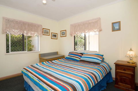 Lowset, Pet Friendly Cottage - Sunset Ave, Bongaree - Hotel WA 15