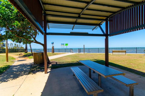 Lowset, Pet Friendly Cottage - Sunset Ave, Bongaree - Hotel WA 16
