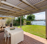 Lowset home on the canal - Dolphin Dr Bongaree - Hotel WA