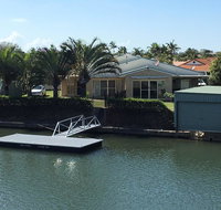 Ground floor family unit on the canal with free WIFI - Hotel WA