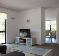 Close to Surf Beach Surf Club Hotel and Shops - Boyd St Woorim - Hotel WA