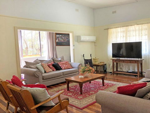 'Daves Place', 27 Rigney St - Holiday House With WIFI, Aircon & Boat Parking - Hotel WA 3
