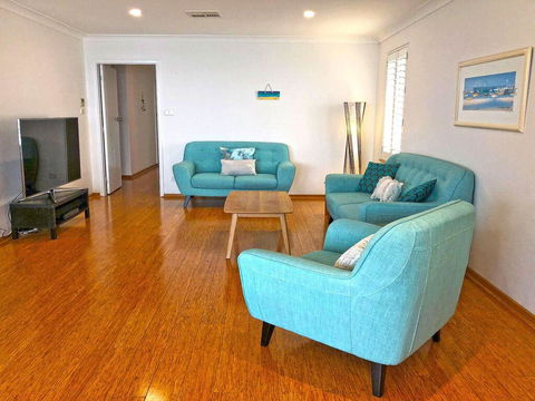 'Mooring Two Upstairs', 23 Shoal Bay Rd - Stunning Views, WIFI, Air Conditioning And Boat Parking - Hotel WA 3