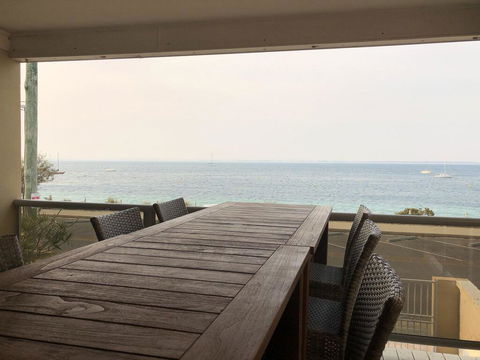 'Mooring Two Upstairs', 23 Shoal Bay Rd - Stunning Views, WIFI, Air Conditioning And Boat Parking - Hotel WA 1
