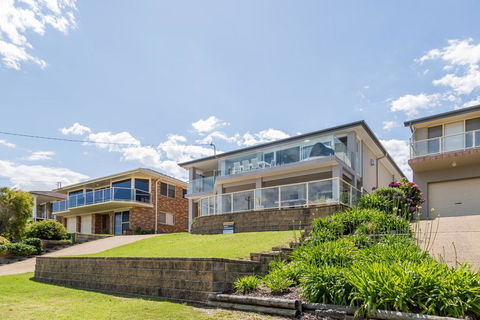 'Salt & Light' Mollymook - Hotel WA 1