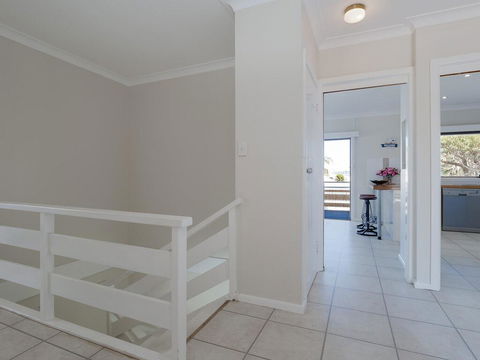 'SeaHaven', 2 Richardson Ave - Large Home With Aircon, Smart TV, WIFI, Netflix & Boat Parking - Hotel WA 1