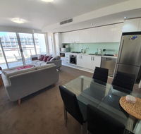 just listed Bolton St 1br 350m walk to Newcastle beach  Wifi end Eand - Hotel WA