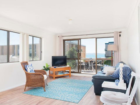 1 'BAHIA', 47 RONALD AVE - GREAT LOCATION WITH FILTERED WATER VIEWS - Hotel WA 2