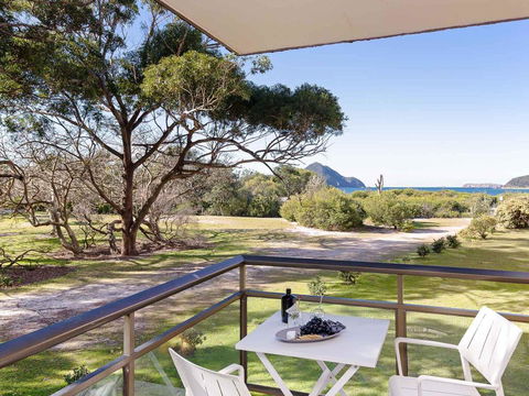 1 'Intrepid', 3 Intrepid Close - Amazing Views Of Shoal Bay, Only 100m From The Beach - Hotel WA 0