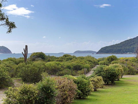 1 'Intrepid', 3 Intrepid Close - Amazing Views Of Shoal Bay, Only 100m From The Beach - Hotel WA 2