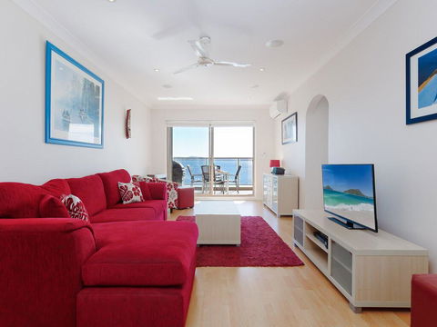 1 'Kiah', 53 Victoria Parade - Stunning Views, Wifi, Aircon, Just Across The Road To The Water - Hotel WA 1