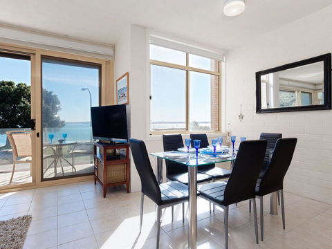 1 'Little Hut', 20 Kurrawa Close - Spectacular Water Views, NBN & Air Conditioned - Hotel WA 1
