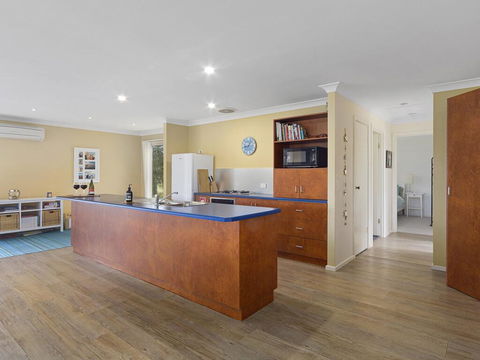 1 Bennett Court - Hotel WA 3