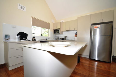 11 Barkala St. Dalmeny - Hotel WA 2