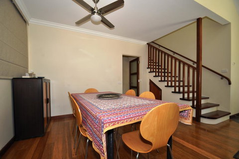 11 Barkala St. Dalmeny - Hotel WA 3