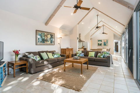 12 Childe Street, Byron Bay - Absolute Belongil Summerhouse - Hotel WA 0
