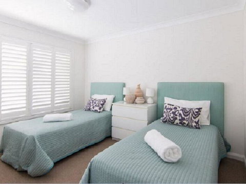 12 Cliff Road - Hotel WA 2