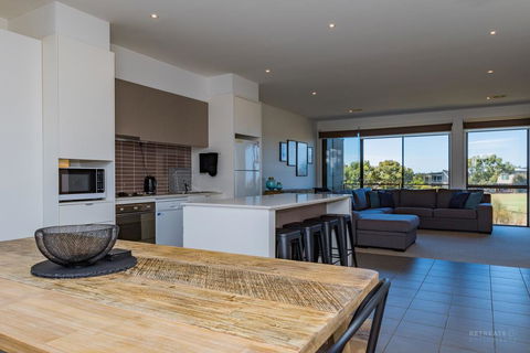 13 Shore Place - Hotel WA 2