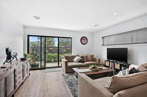 2 Bedroom Townhouse - Family & Corporate Bookings Only - Hotel WA 1