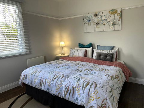 Daisy Cottage On Duke 2BR - Hotel WA 3