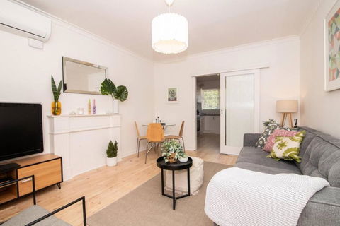 Cranbrook Courtyard - A Sunny City-fringe Retreat - Hotel WA 4