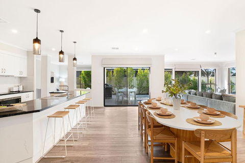 Crimson Ridge - Wines, Vines And Dine - Hotel WA 3